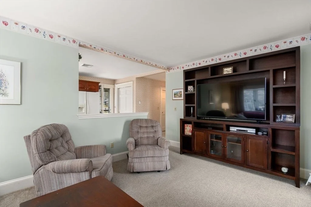 Photo of 84 Sassamon Ave