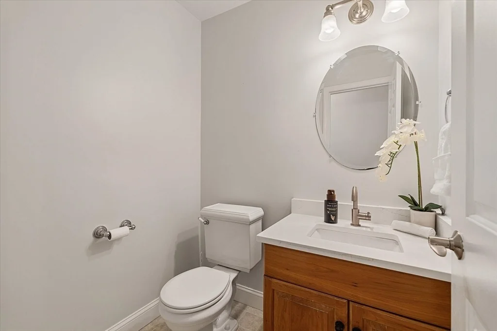Photo of 8 Cardinal Cir