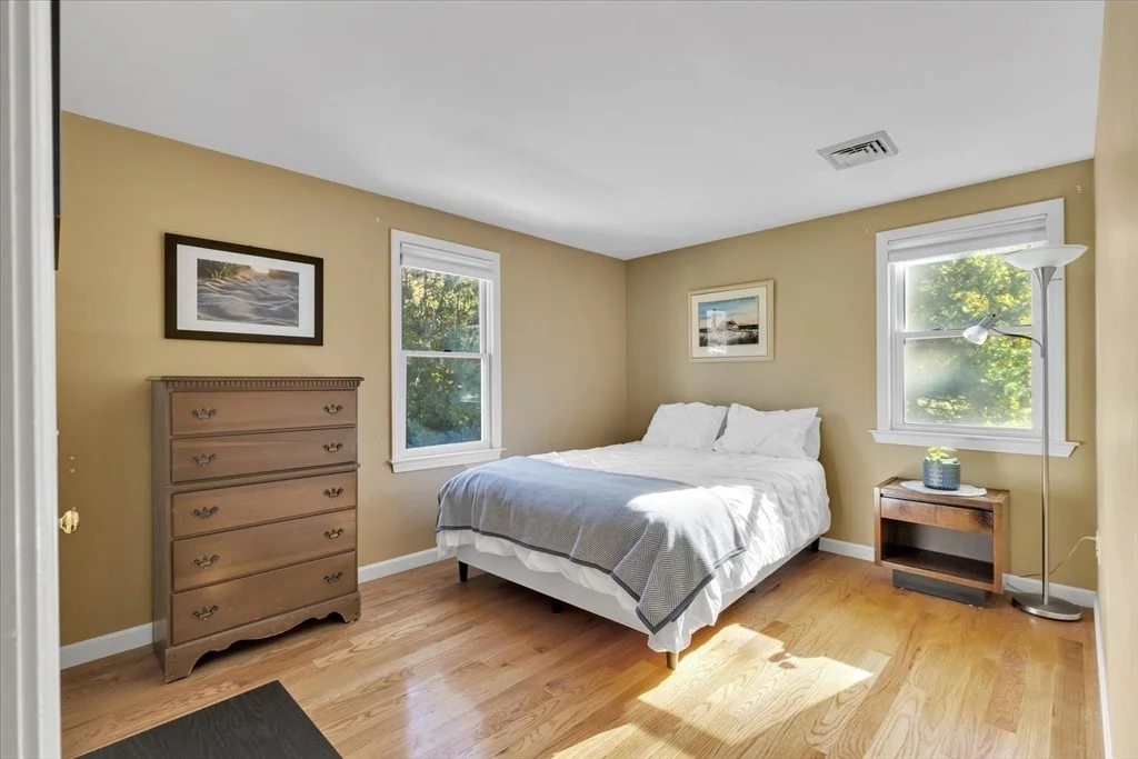 Photo of 40 Waterfield Rd