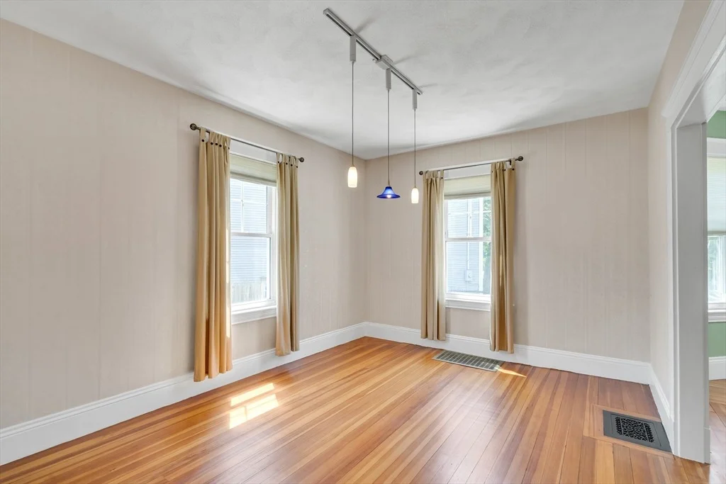 Photo of 369 Bacon Street