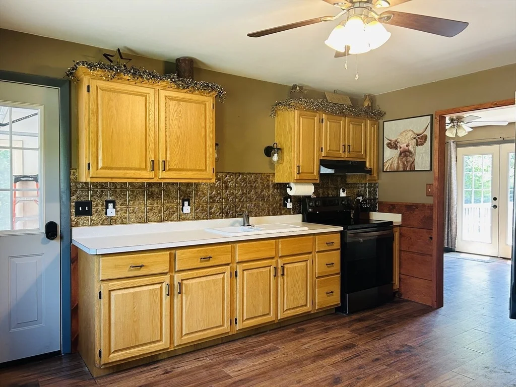 Photo of 32 Sandy Pine Rd