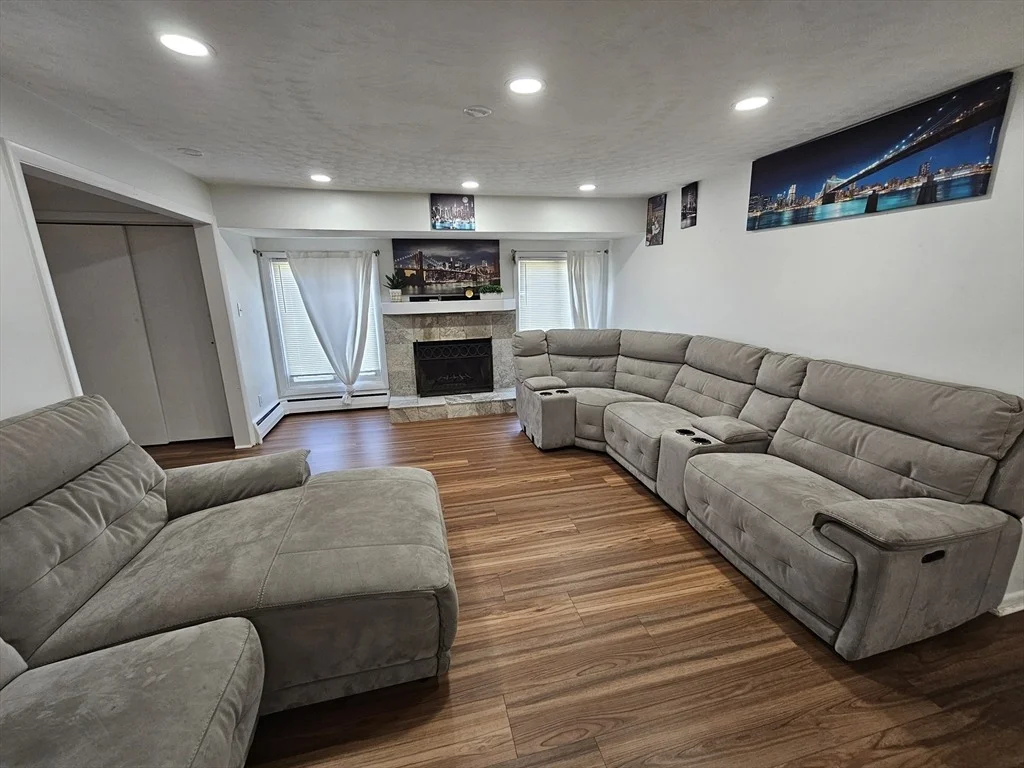 Photo of 10 Marmion Ave