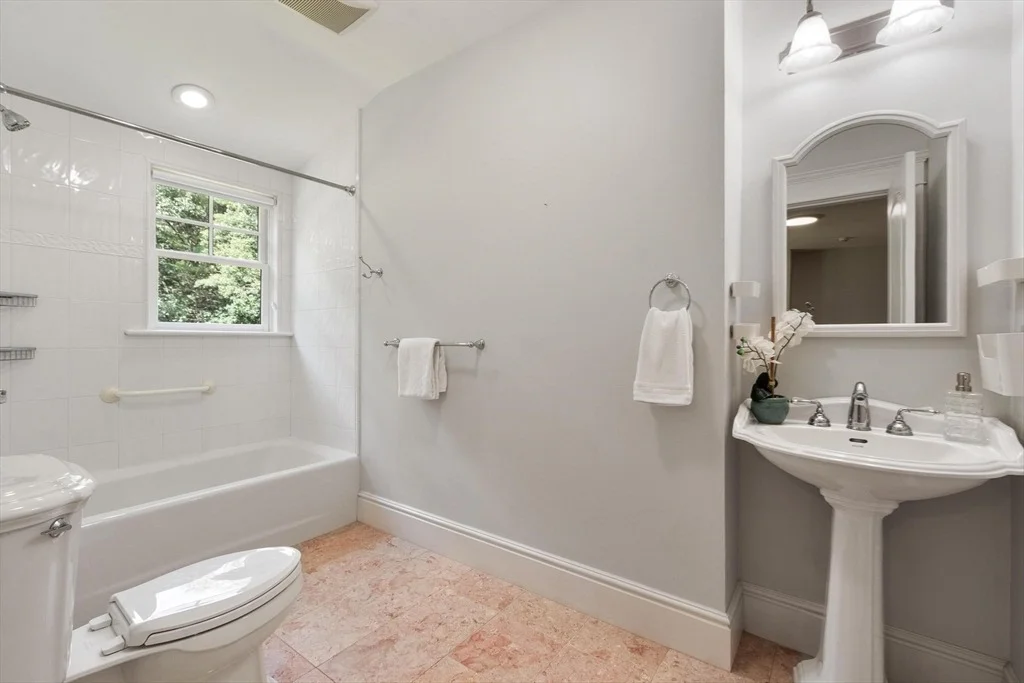 Photo of 64 Tanglewood Way