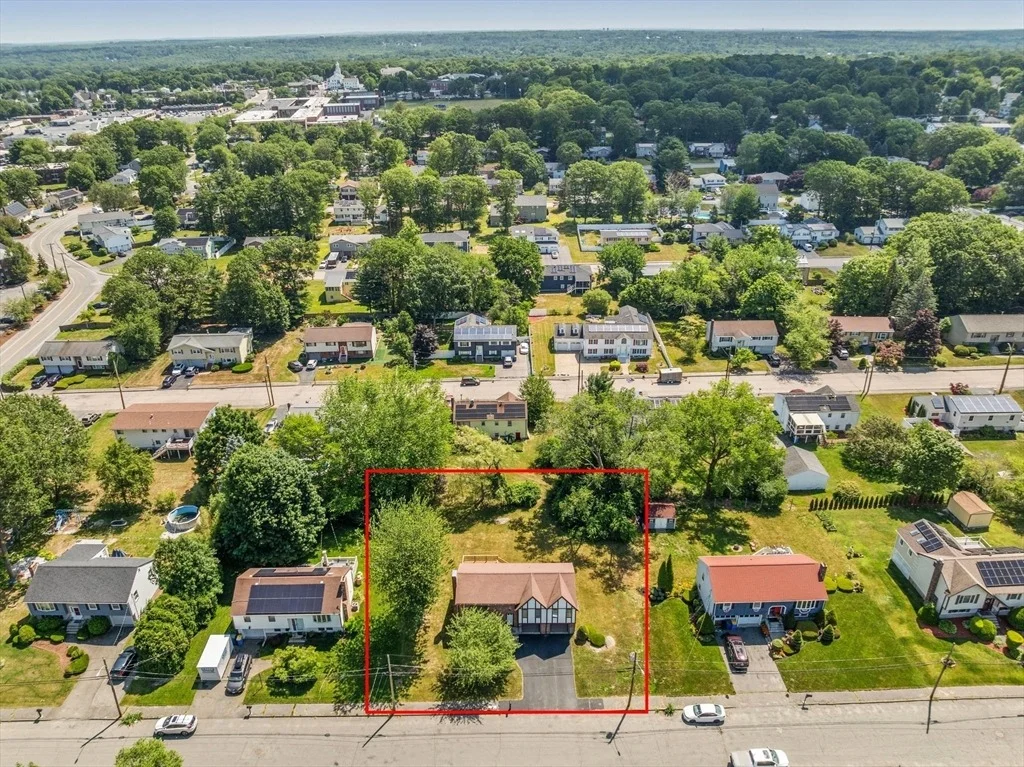 Photo of 36 Bittersweet Ln
