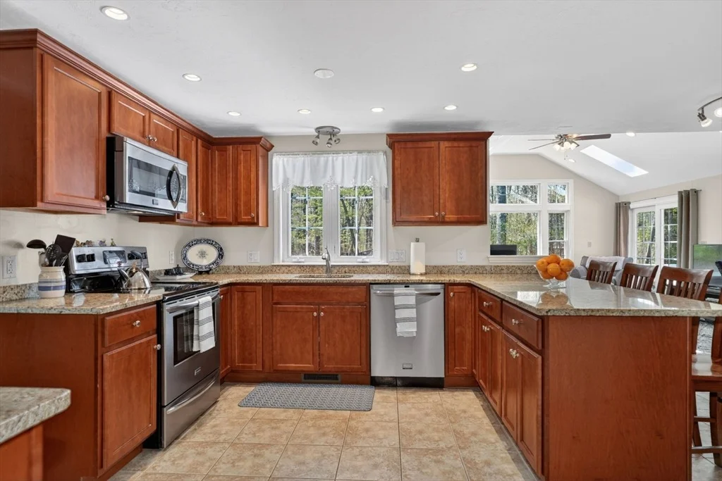 Photo of 10 Cooper Dr
