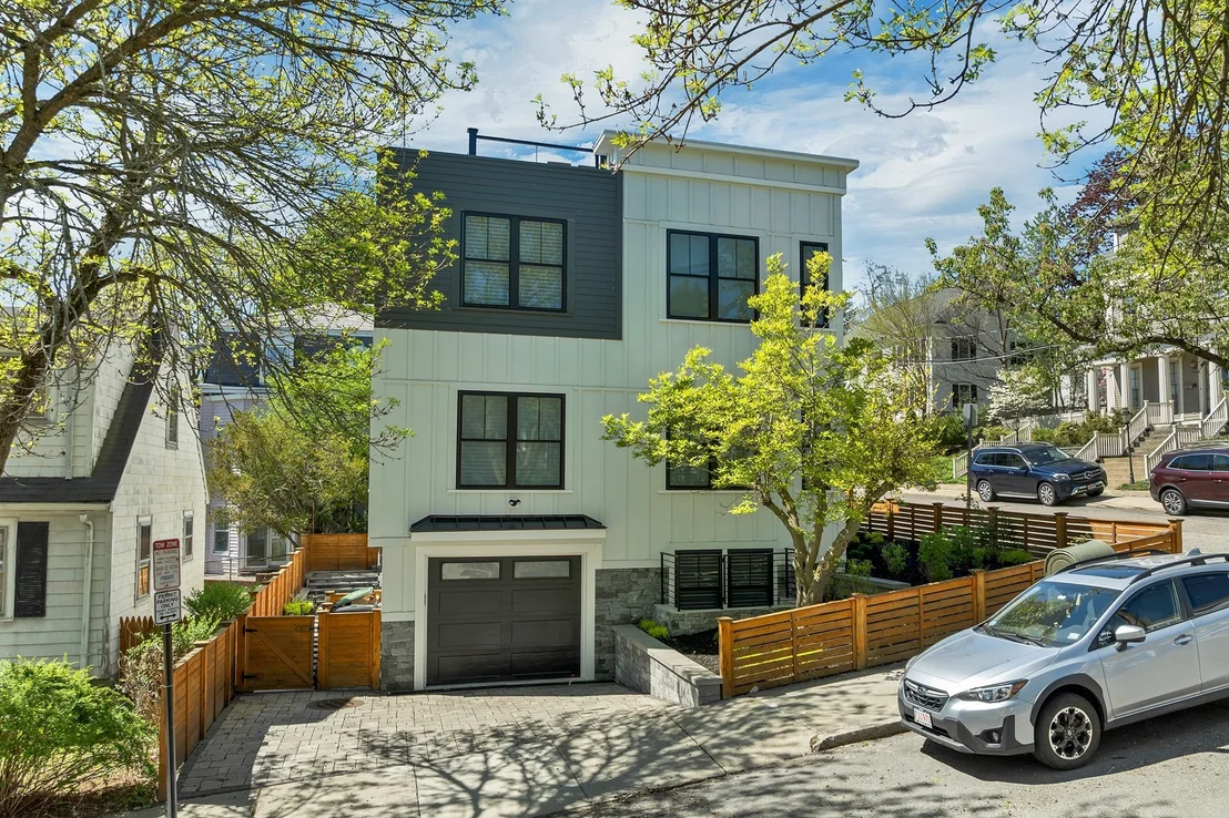 Photo of 22 Harvard St