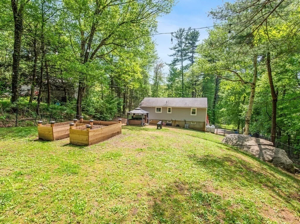 Photo of 31 Leno Rd
