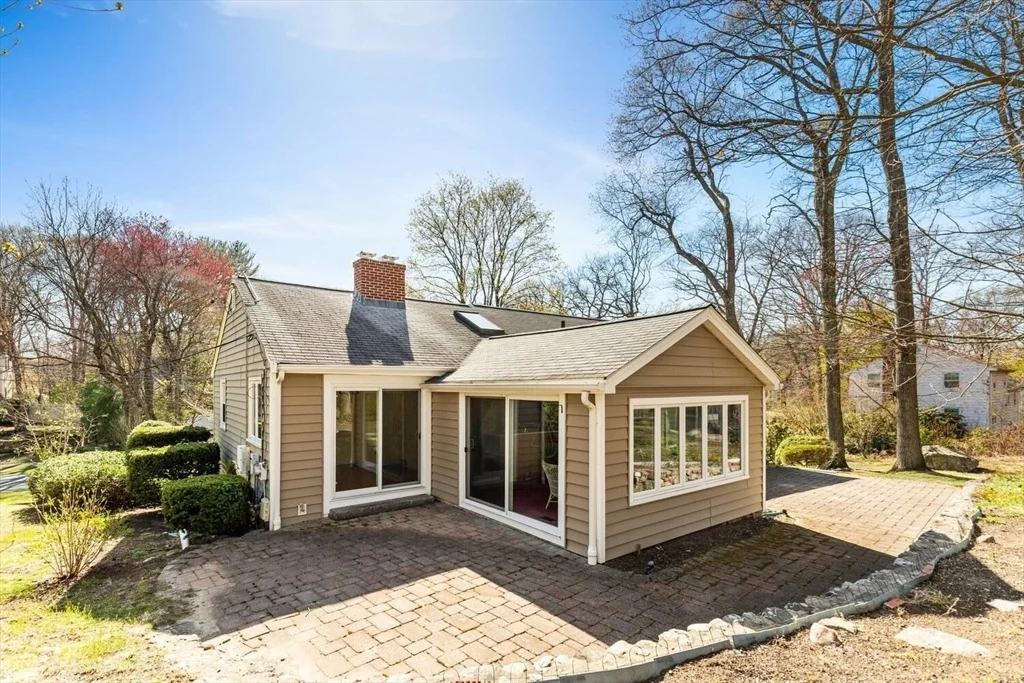 Photo of 20 Douglas Road
