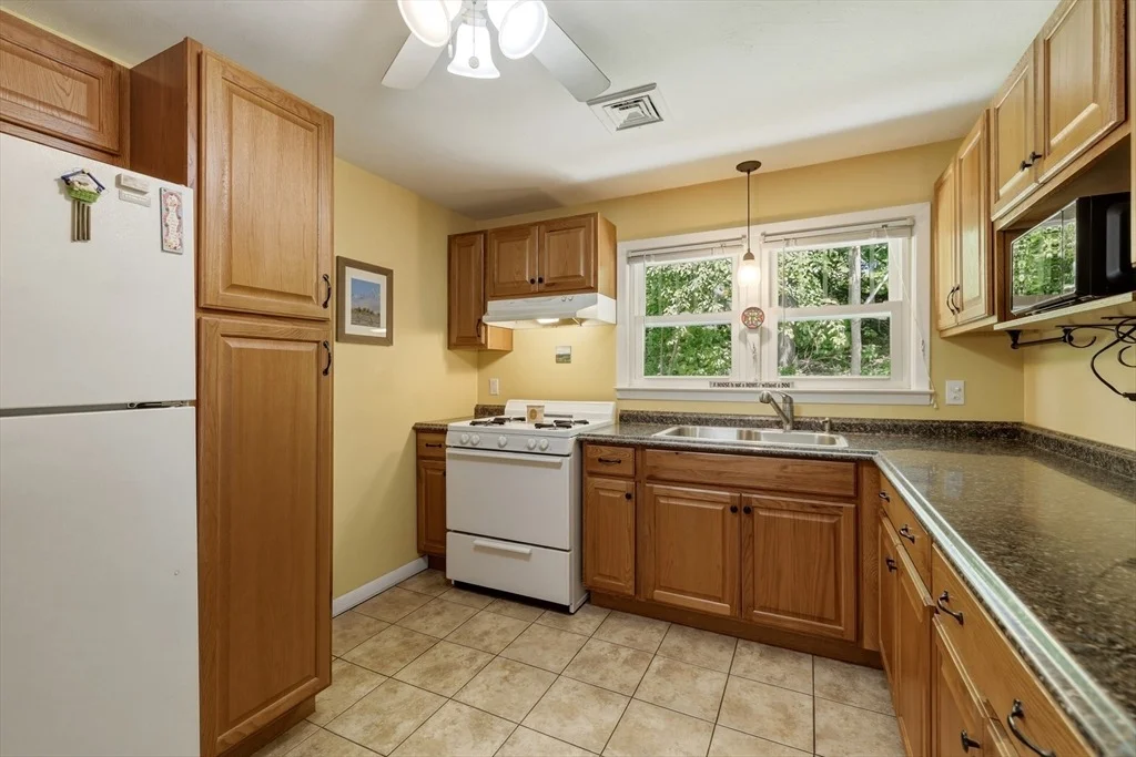 Photo of 16 Saybrook Cir