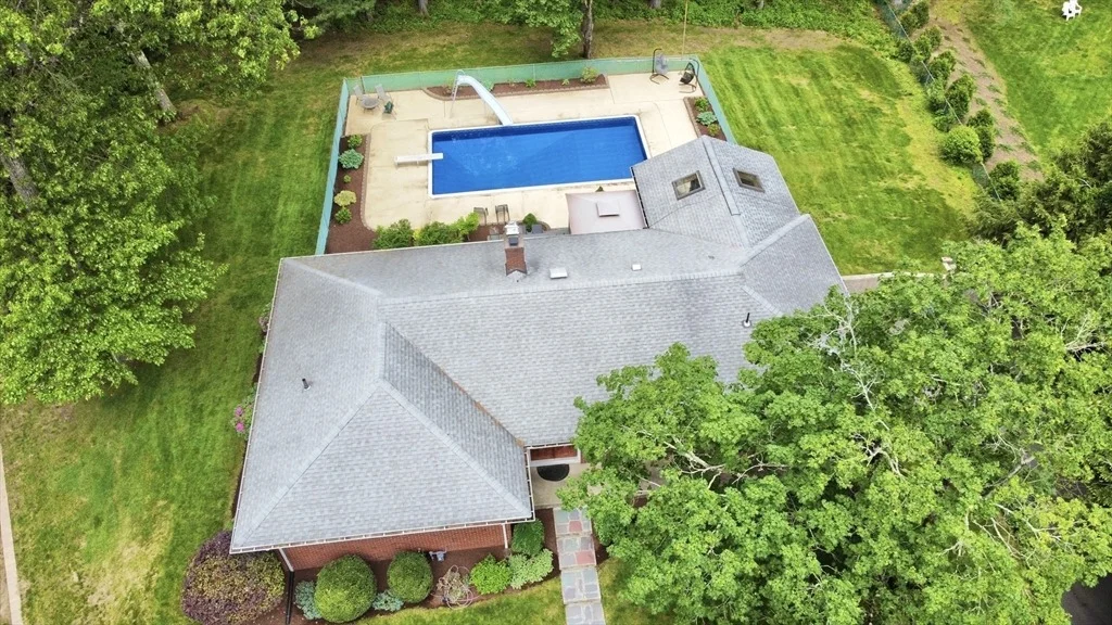Photo of 166 Primrose Dr