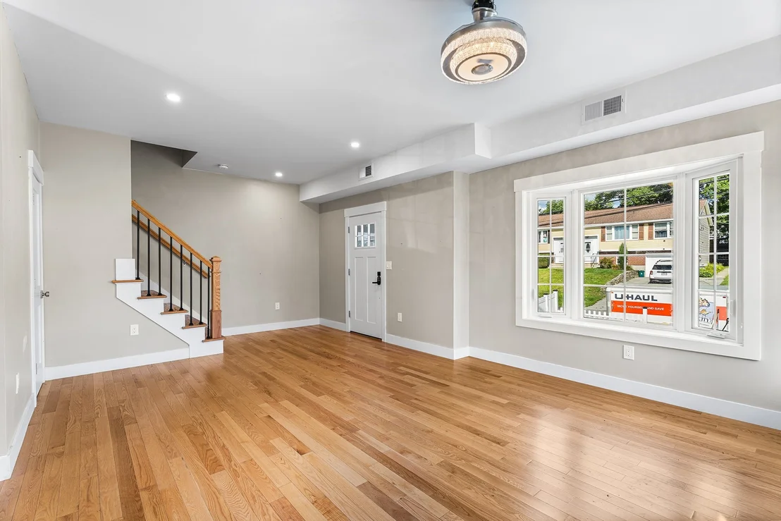 Photo of 32 Valmor St