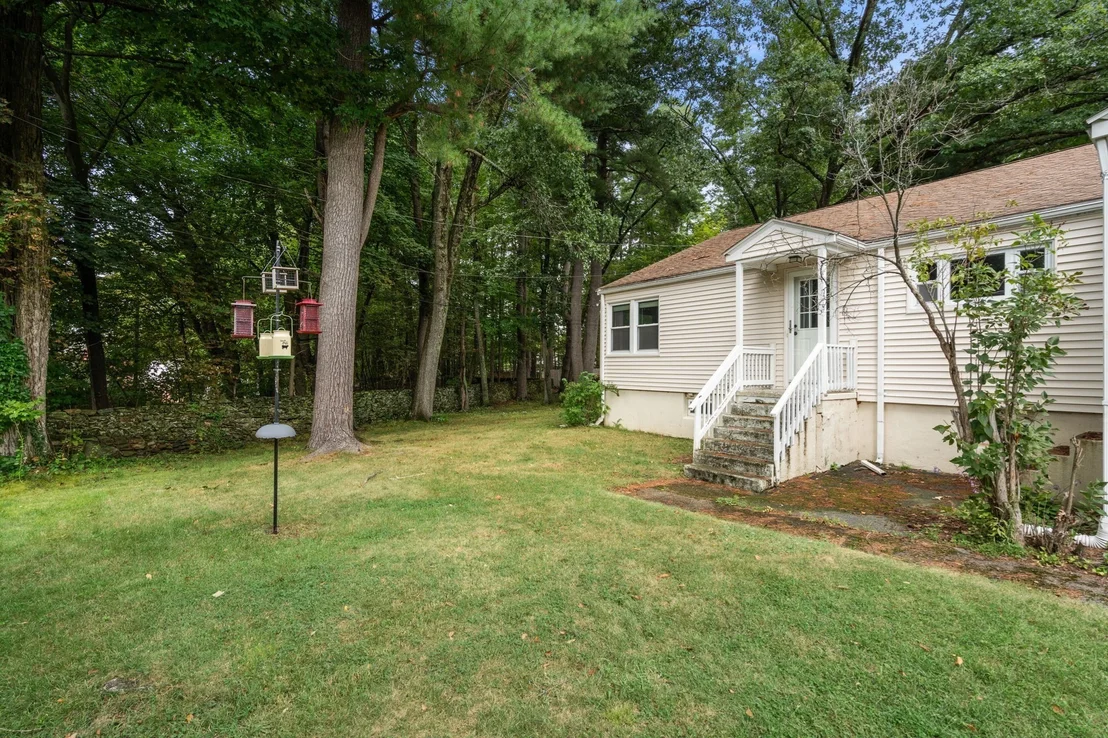 Photo of 15 Claridge Dr