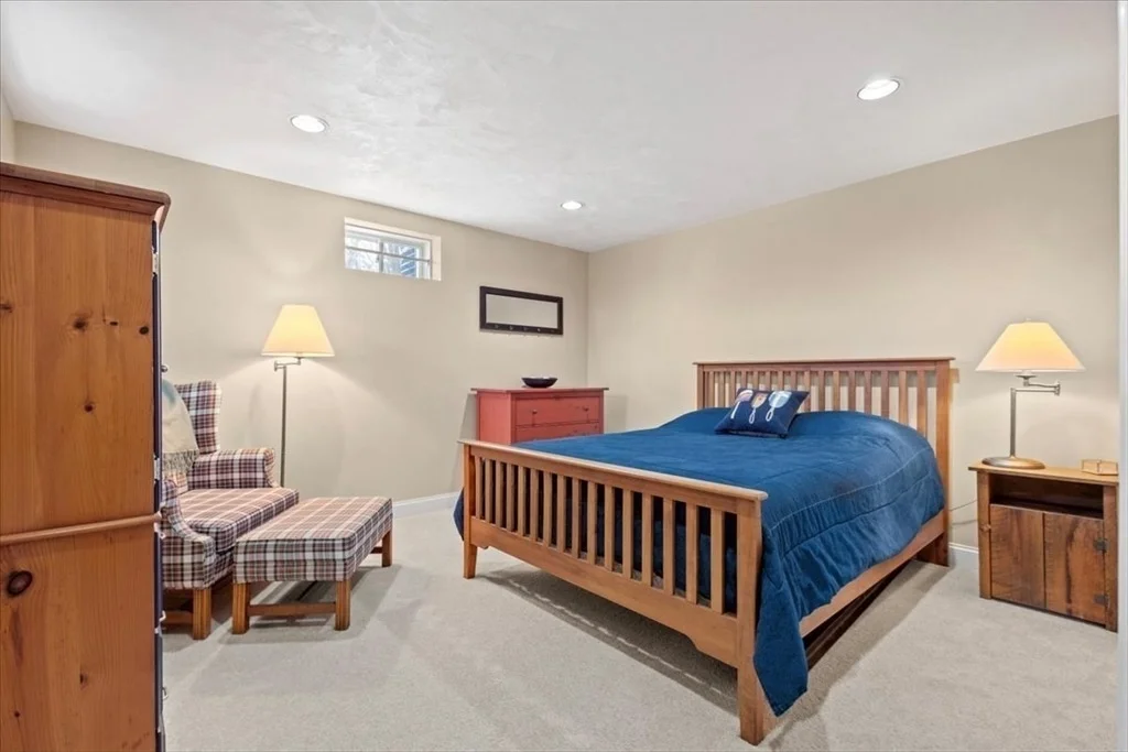 Photo of 35 Hayden Ln