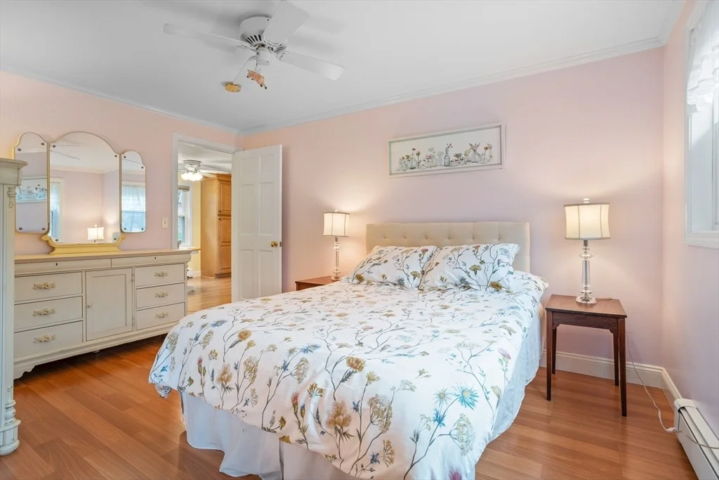Photo of 44 Beach Point Rd