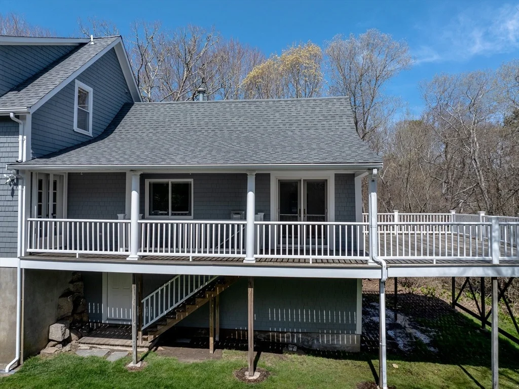 Photo of 329 Front St