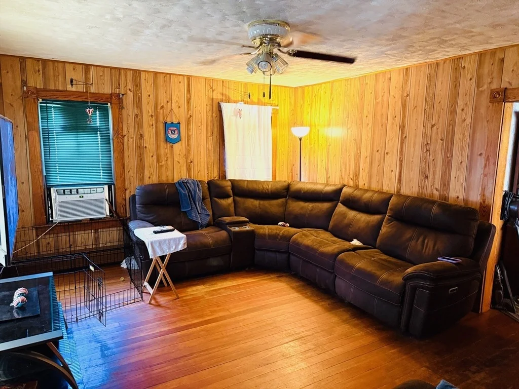 Photo of 27 Warwick Ave