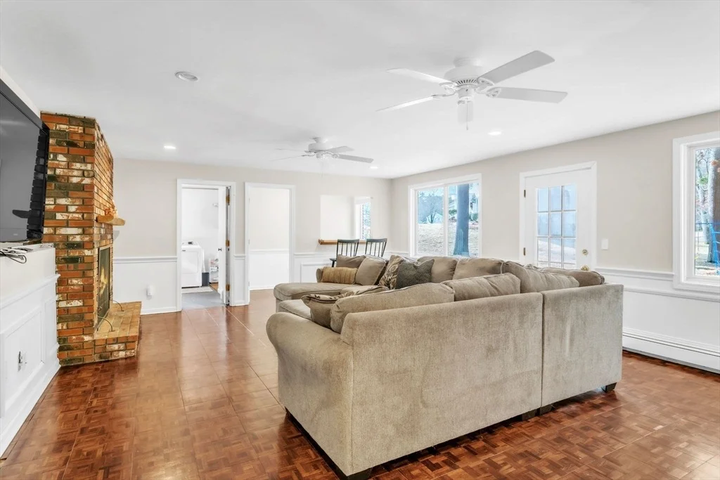 Photo of 11 Bonair Dr