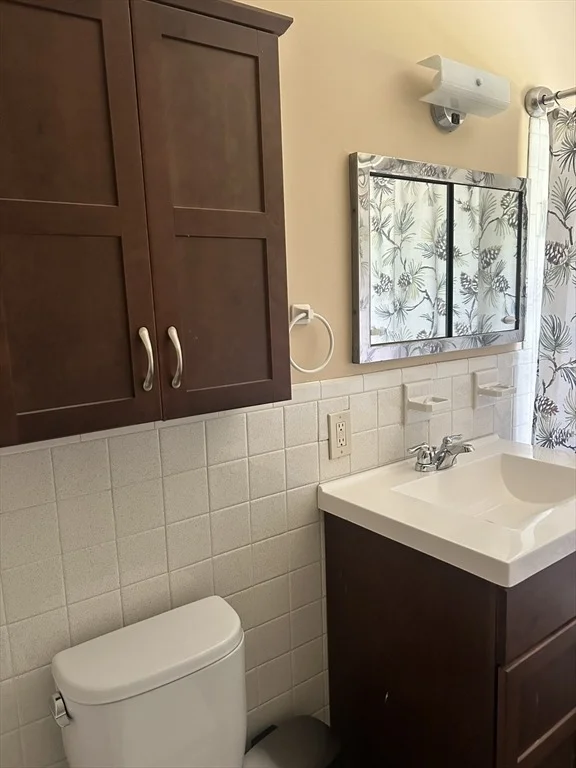Photo of Unit C at 80 Colonial Cir