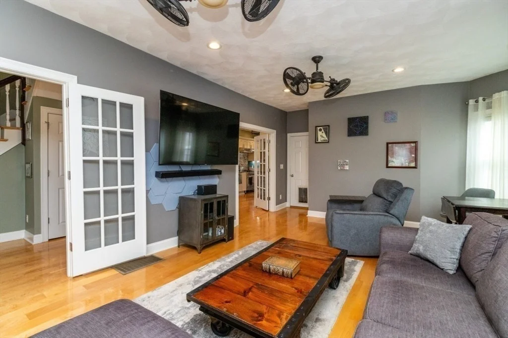 Photo of 19 Pine St.