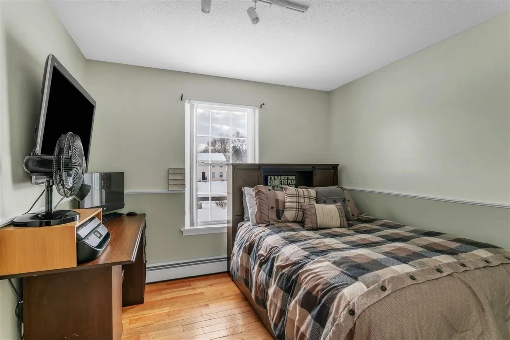 Photo of 11 Crystal Dr