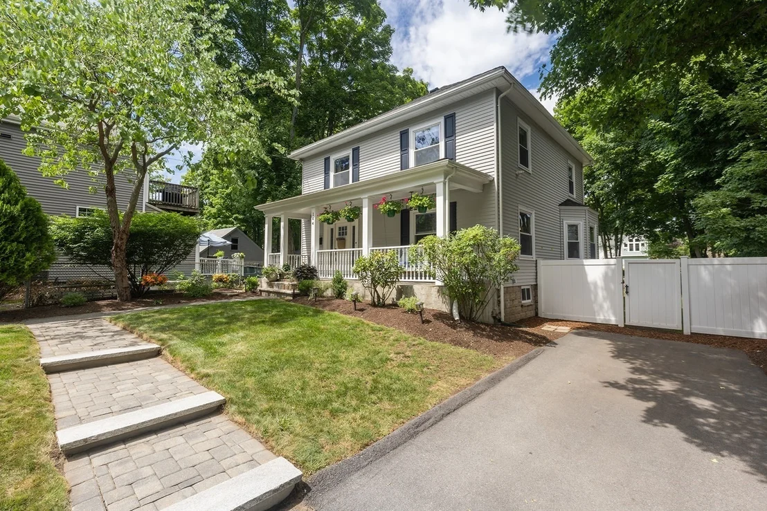 Photo of 144 Salem Street