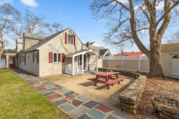 Photo of 111 & 112 Maple Way