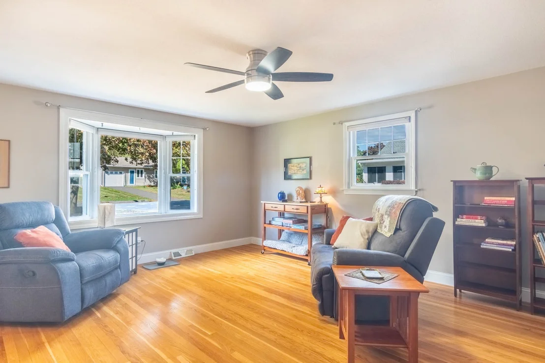 Photo of 11 Hillview Rd