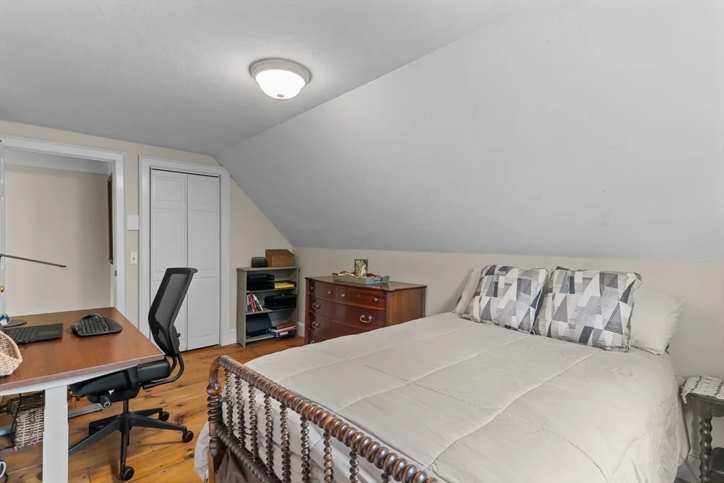 Photo of 292 Warren Rd