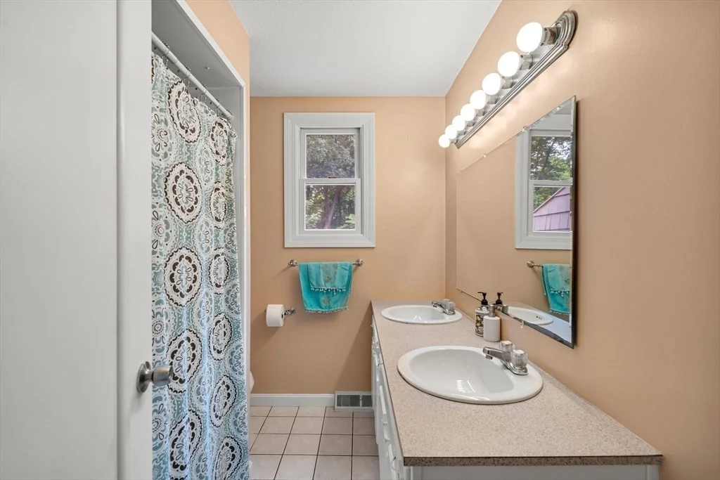 Photo of 18 Lincoln Park