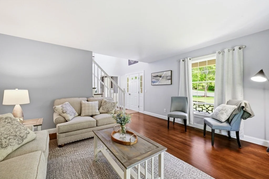 Photo of 27 Steepleview Dr