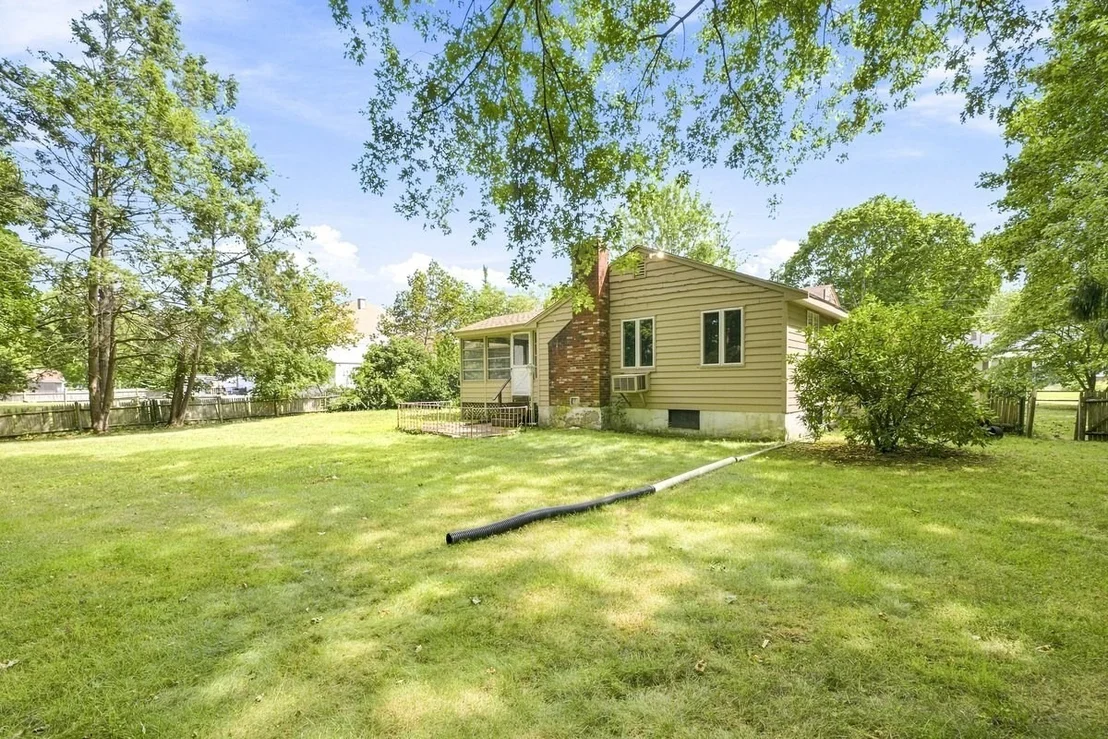 Photo of 8 Charlesgate Road