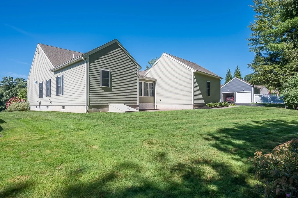 Photo of 81 Nicholas Dr