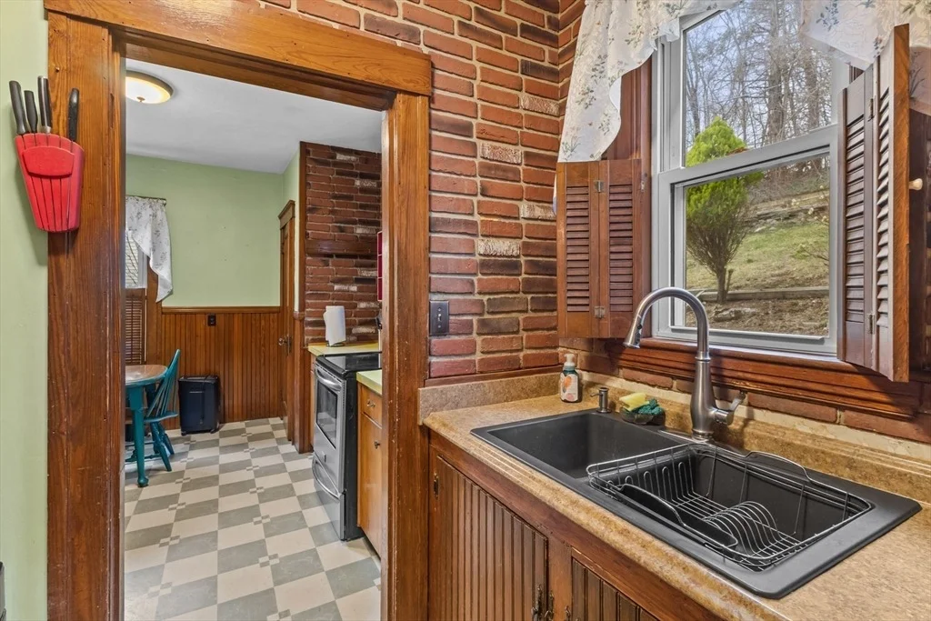 Photo of 35 Chesterfield Rd