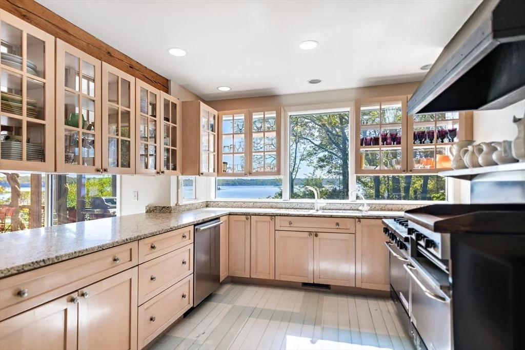 Photo of 246 River Road