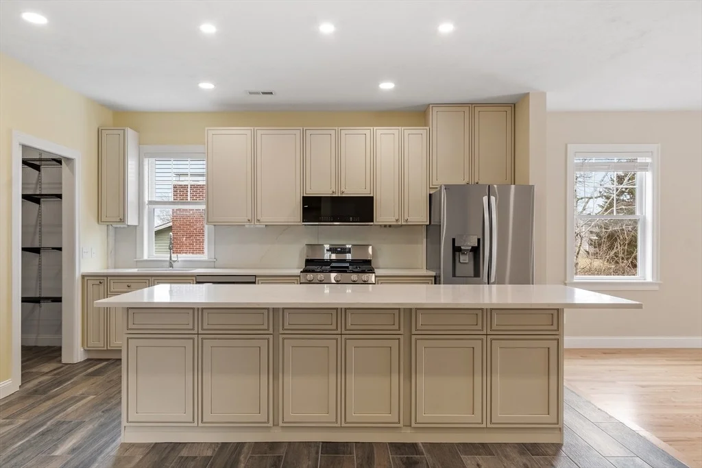 Photo of 23 Leslie Rd