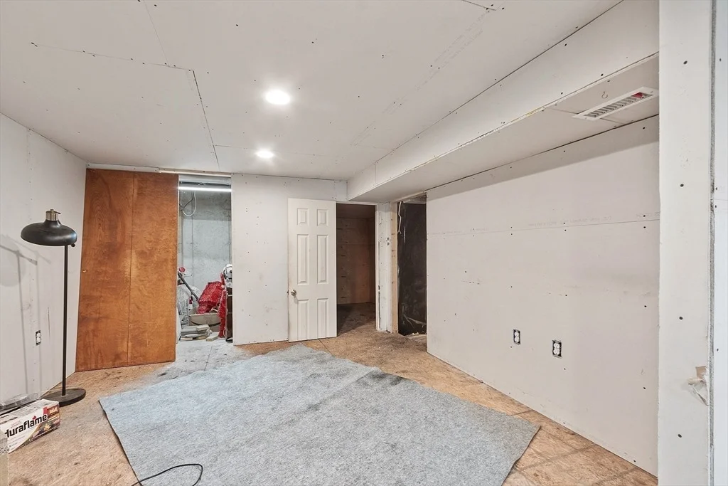 Photo of 10 Pine Ave