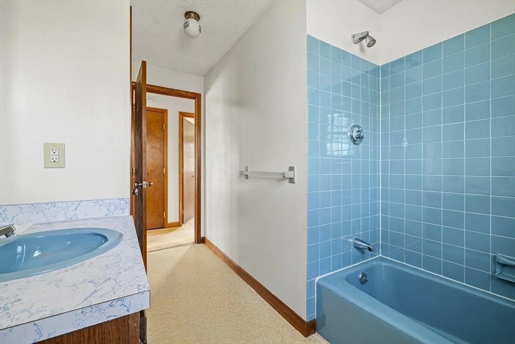 Photo of 25 Quequechan Rd