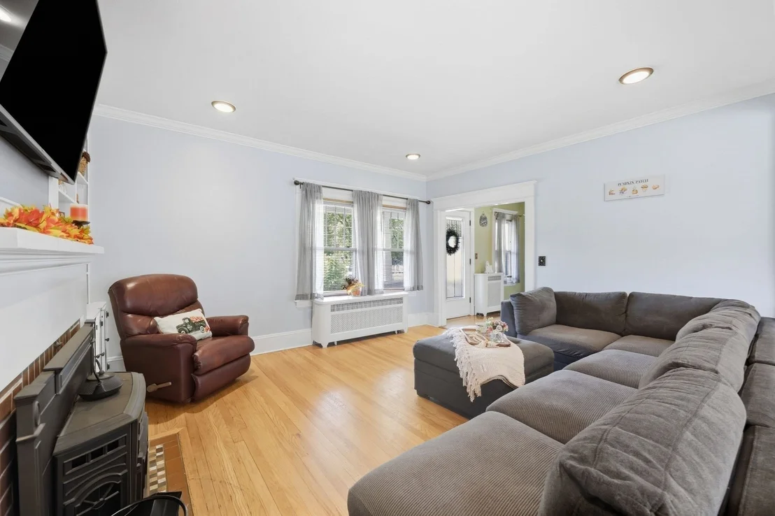Photo of 154 Ely Ave