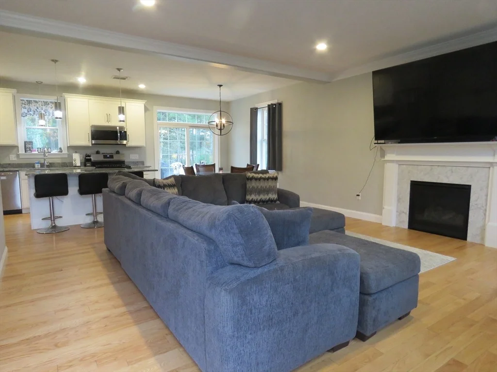 Photo of 33 Cobblestone Ln