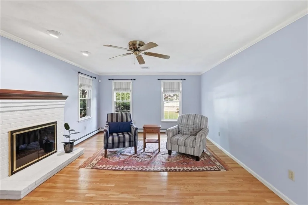 Photo of 32 Millfarm Dr