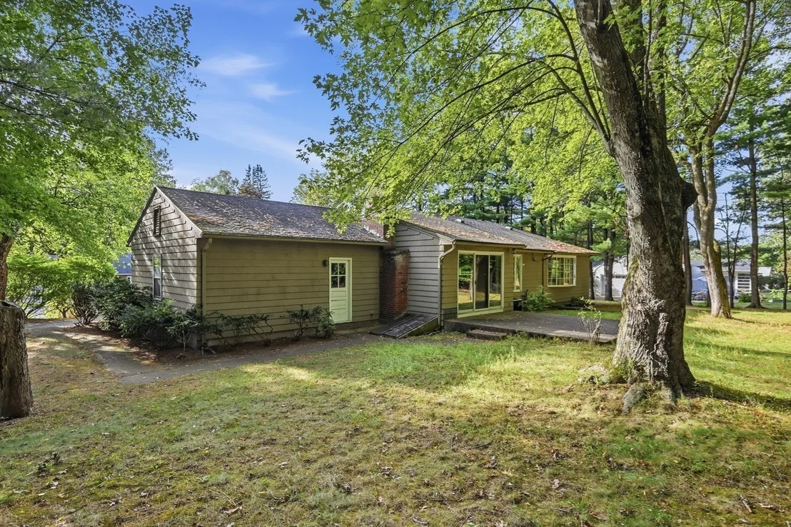 Photo of 185 Redfern Dr