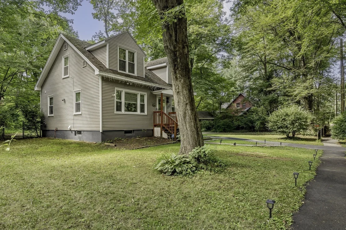Photo of 1100 Roosevelt Ave