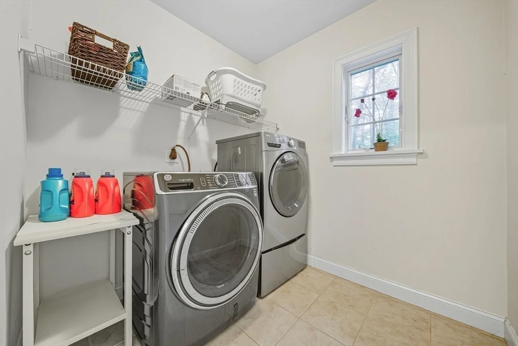 Photo of 6 Bittersweet Ln