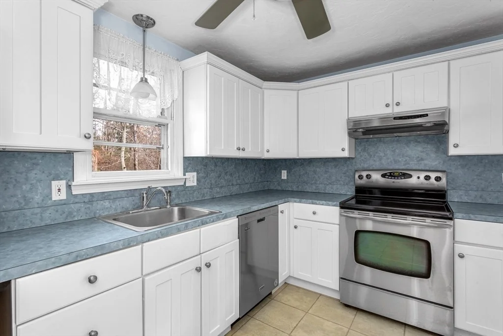 Photo of 955 Summer Street