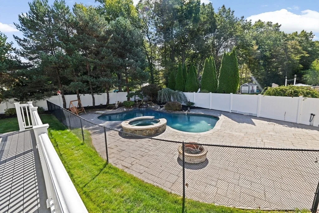 Photo of 2 Windward Lane