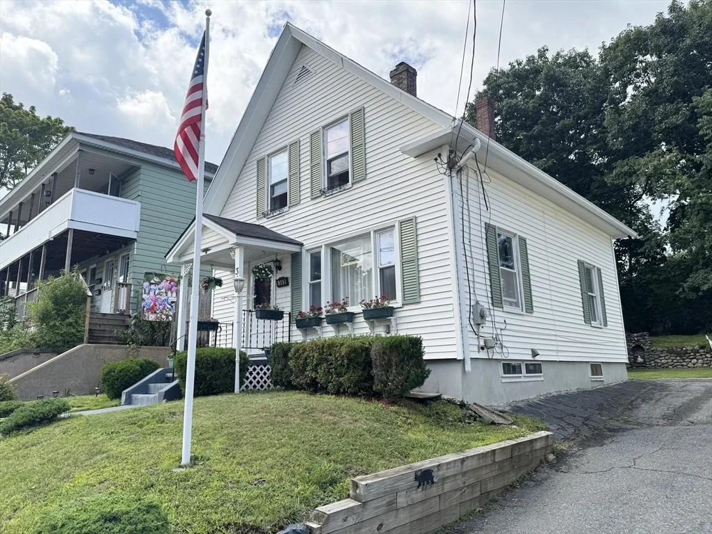 Photo of 349 Parker St