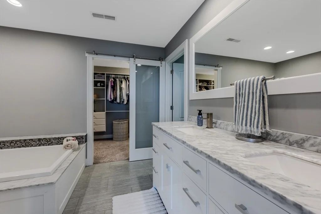 Photo of 110 Munsing Rdg
