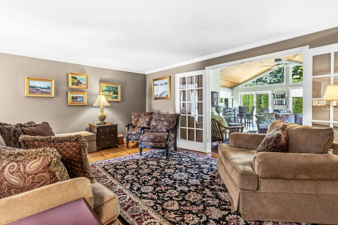 Photo of 207 Loudville Road