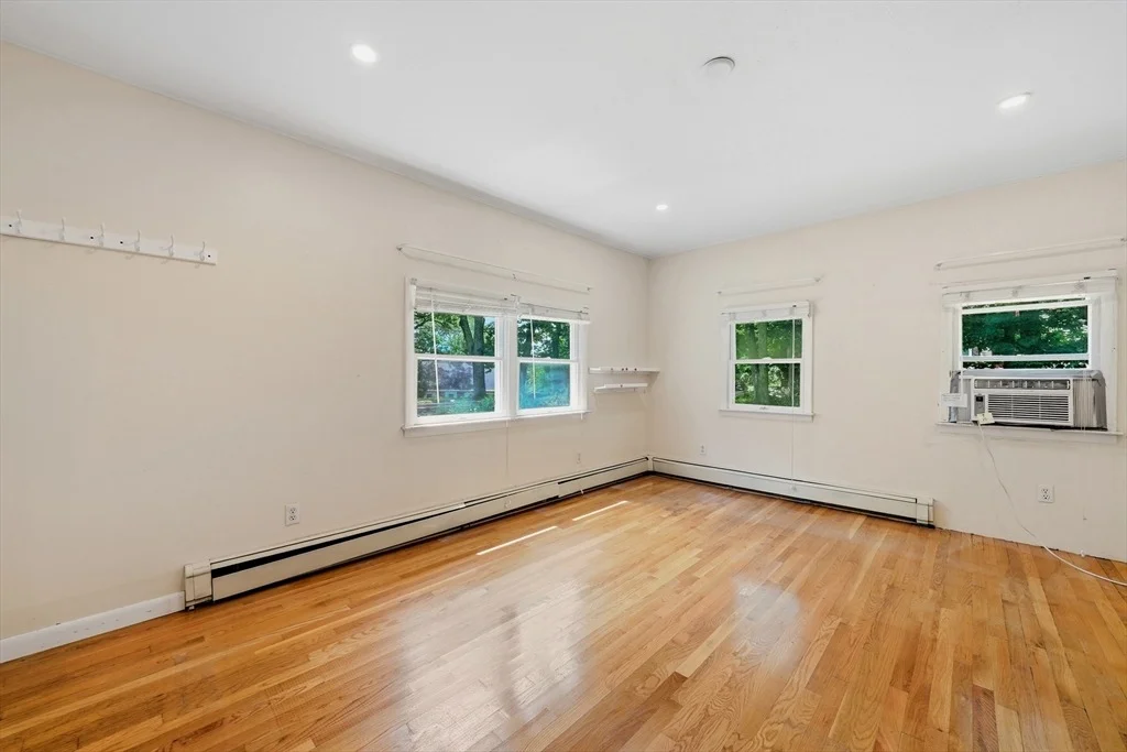 Photo of 70 Muller Rd