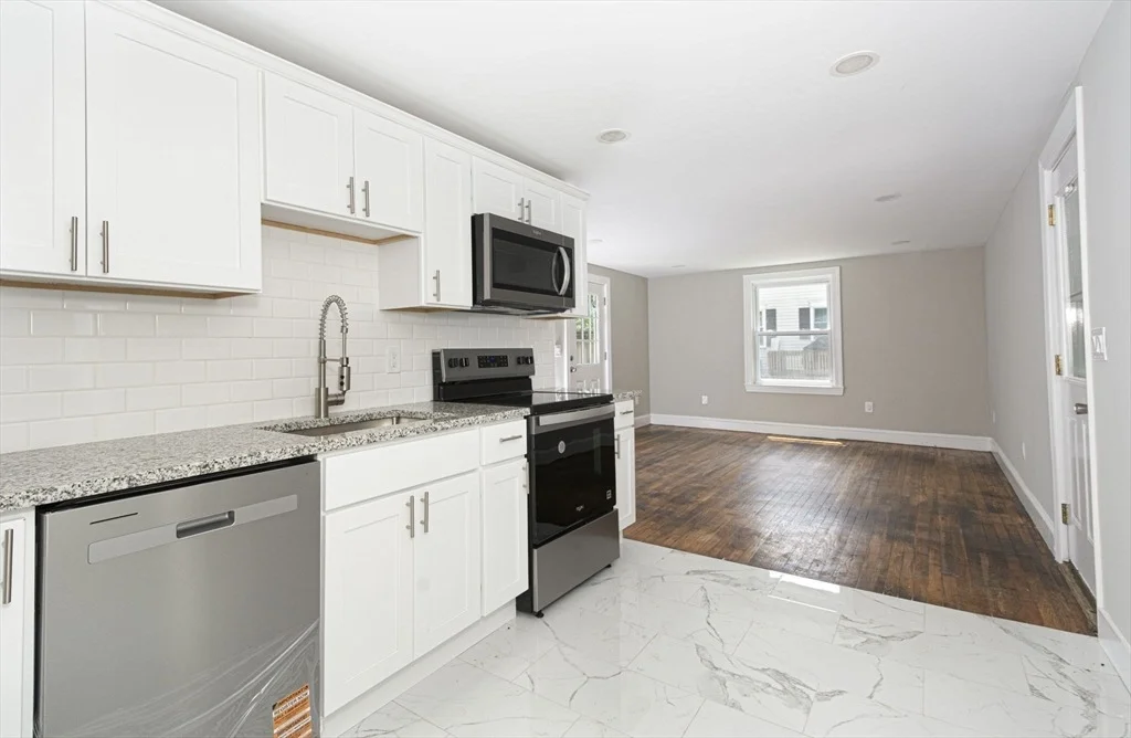 Photo of 394 Douglas St